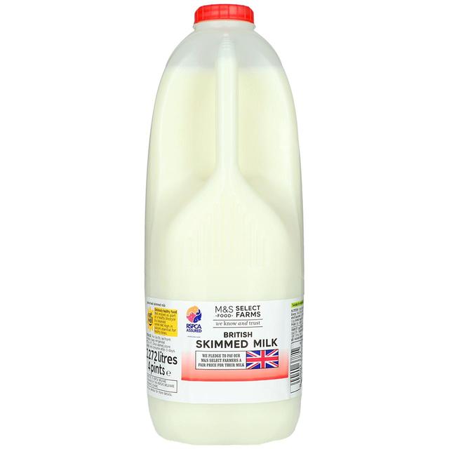 M&S Select Farms British Skimmed Milk 4 Pints